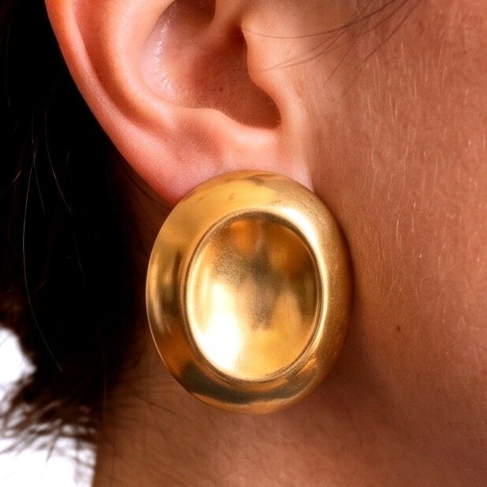 Sue Ellen Vintage Gold Tone Oval Button Clip-On Earrings Brushed Metallic Finish